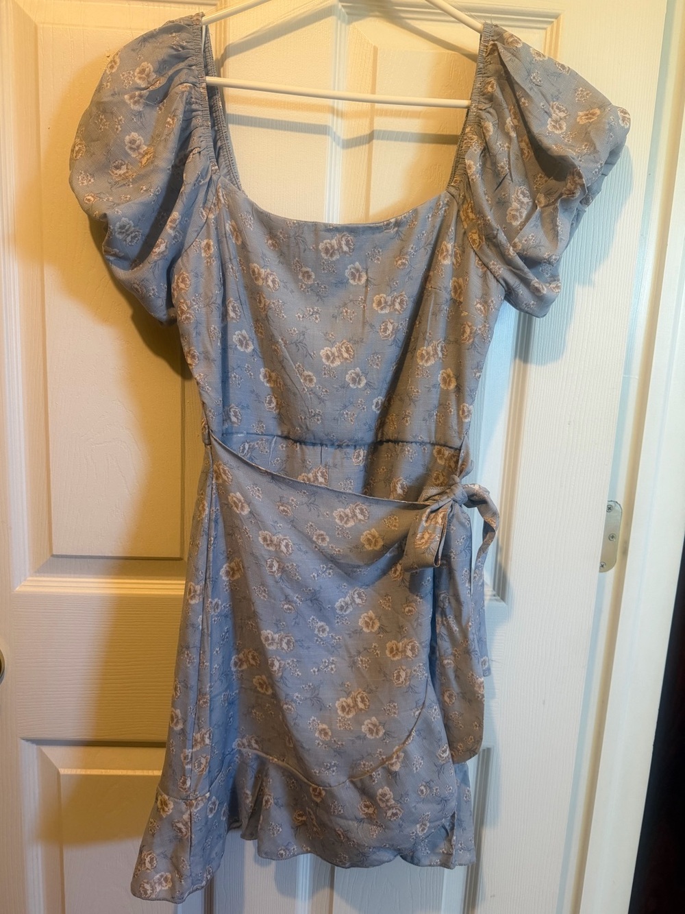 Trixxi Dusty Blue Floral Puff-Sleeve Mini Dress